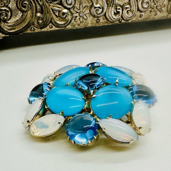 Vintage Blue Rhinestone Brooch - Picture 9 of 14